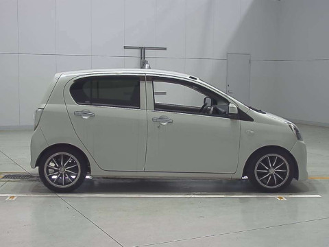 2011 Daihatsu Mira es LA300S[0]