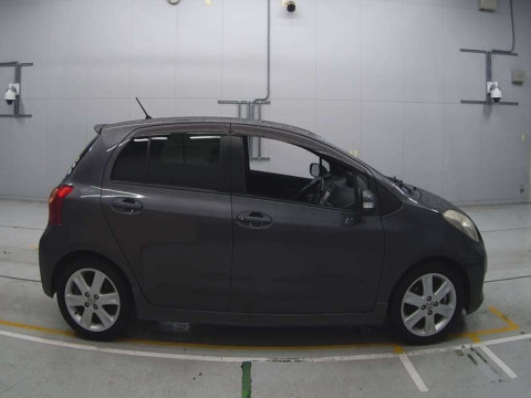 2009 Toyota Vitz NCP91[1]