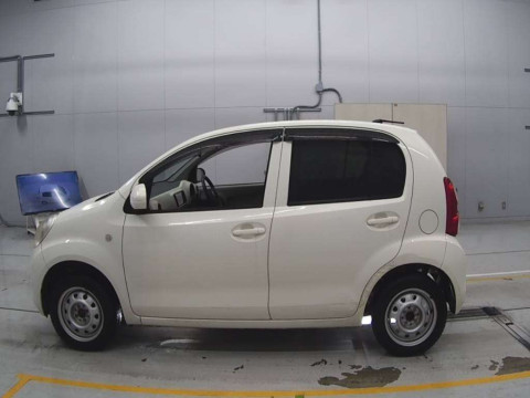 2012 Toyota Passo KGC30[2]