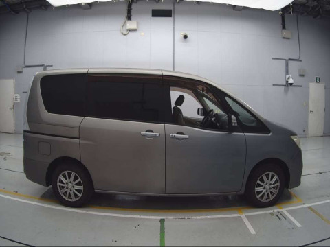 2011 Nissan Serena C26[0]