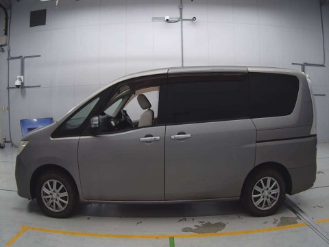 2011 Nissan Serena C26[1]