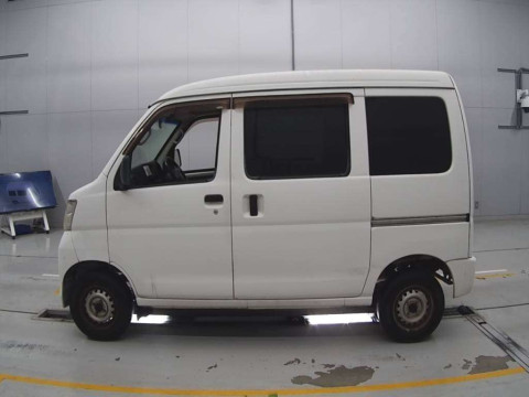 2013 Daihatsu Hijet Cargo S321V[1]