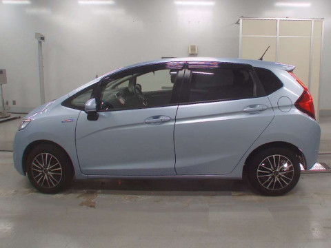 2016 Honda Fit Hybrid GP5[1]