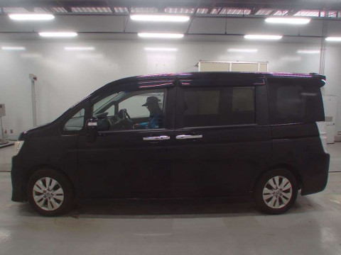 2010 Honda Step WGN Spada RK5[1]