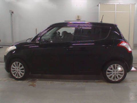 2010 Suzuki Swift ZC72S[1]