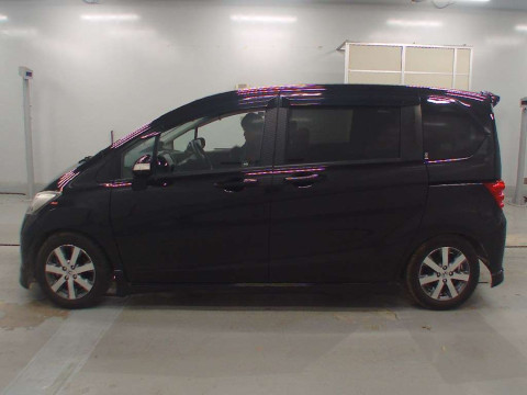 2011 Honda Freed GB3[1]