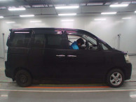 2002 Toyota Noah