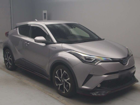 2019 Toyota C-HR ZYX10[2]