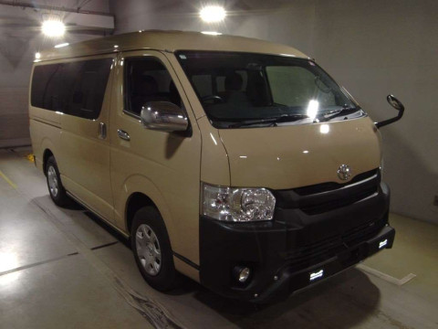 2016 Toyota Regiusace Van TRH216K[2]