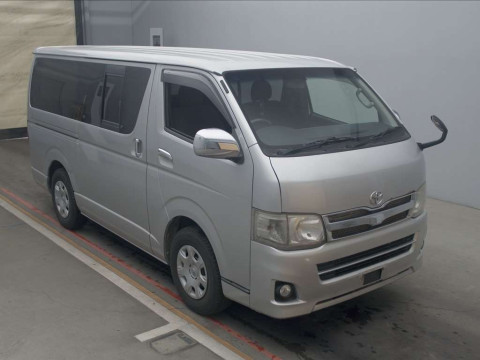 2010 Toyota Regiusace Van TRH200V[2]