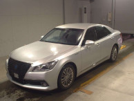 2014 Toyota Crown Hybrid