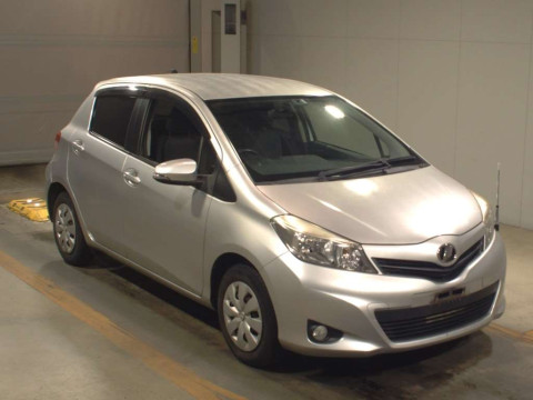 2014 Toyota Vitz NSP130[1]