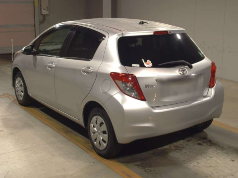 2014 Toyota Vitz NSP130[2]