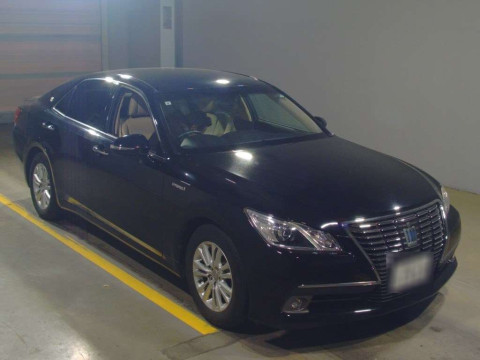 2013 Toyota Crown Hybrid AWS210[2]