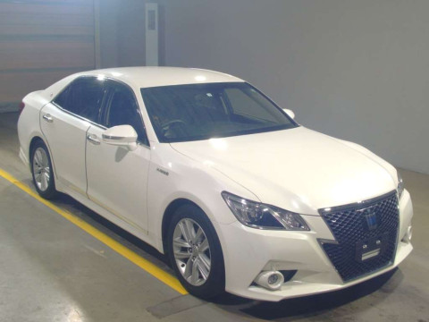 2014 Toyota Crown Hybrid AWS210[2]