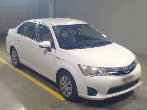 2013 Toyota Corolla Axio NKE165[2]