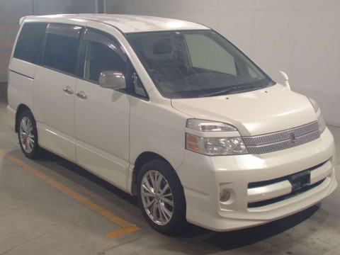 2006 Toyota Voxy AZR60G[2]