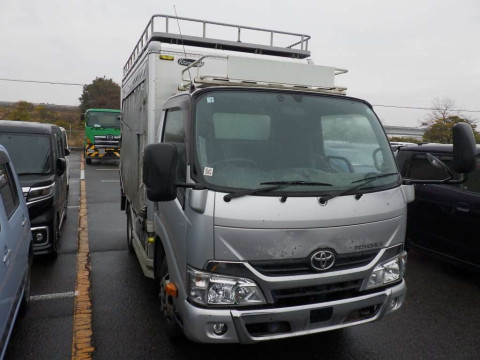 2017 Toyota Toyoace Truck XZU605[2]