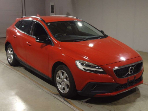 2017 Volvo V40 MB4154T[2]