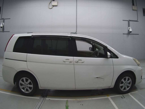 2010 Toyota Isis ZGM10G[0]