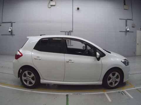 2010 Toyota Auris ZRE152H[0]