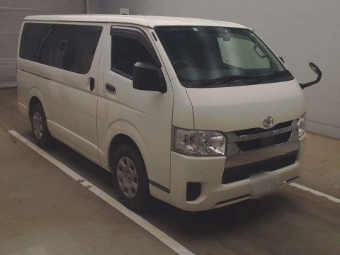 2020 Toyota Hiace Van GDH201V[2]