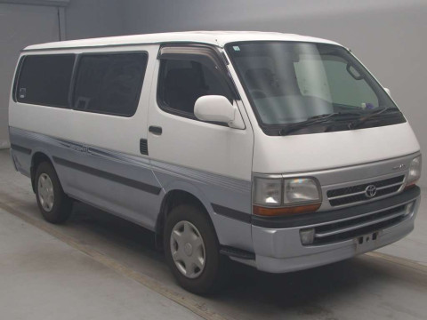 2004 Toyota Regiusace Van TRH112V[1]