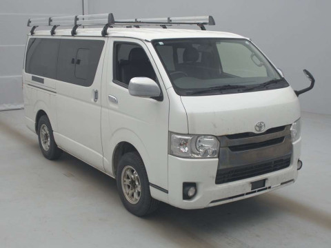 2017 Toyota Regiusace Van KDH206V[2]