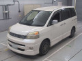 2003 Toyota Voxy