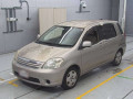 2004 Toyota Raum