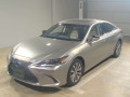 2019 Lexus ES