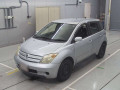 2002 Toyota IST