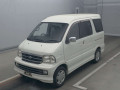 2000 Daihatsu Atrai 7
