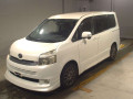 2007 Toyota Voxy