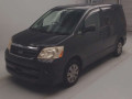 2005 Toyota Noah
