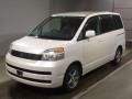 2004 Toyota Voxy