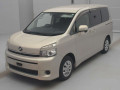 2013 Toyota Voxy