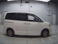 2006 Toyota Voxy