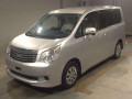 2010 Toyota Noah