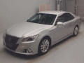 2013 Toyota Crown Hybrid
