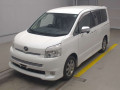 2010 Toyota Voxy