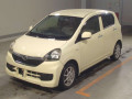 2013 Daihatsu Mira es