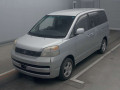 2004 Toyota Voxy