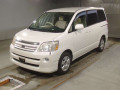 2004 Toyota Noah