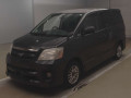 2005 Toyota Noah