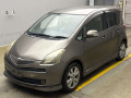 2005 Toyota Ractis