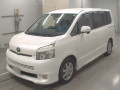 2007 Toyota Voxy