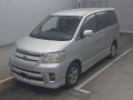 2004 Toyota Noah