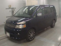 2005 Toyota Voxy