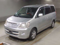 2002 Toyota Noah